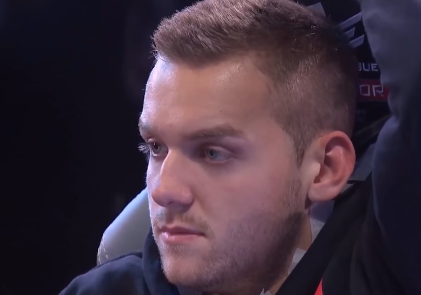 Shiro 的飞机输出无敌， Emo 的Xiaoxiao被NTS的沙王压制，Tidebound赢得了第一场比赛